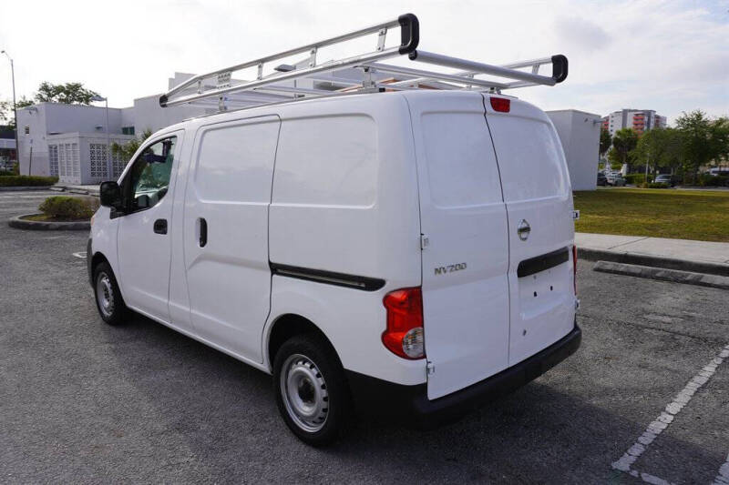 2017 Nissan NV200 SV