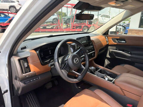 2025 Nissan Pathfinder Platinum