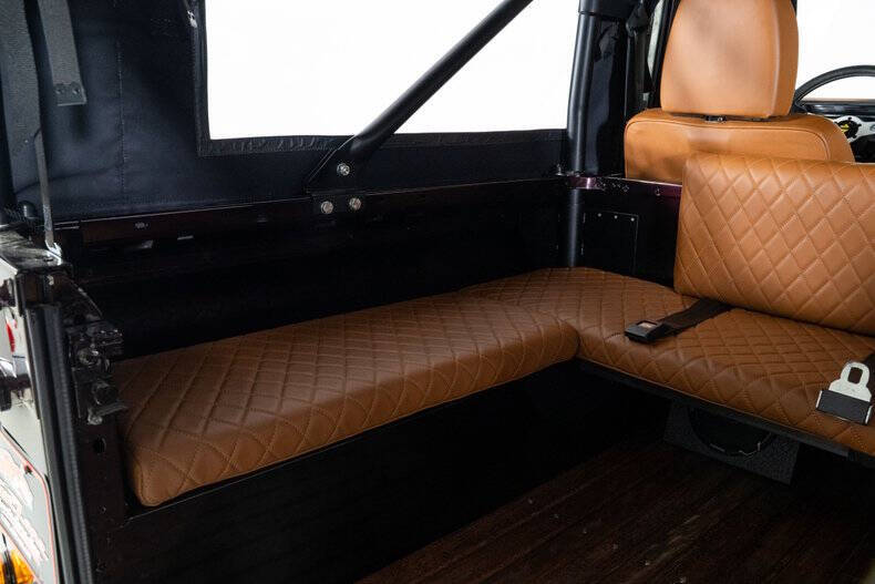1985 Land Rover Defender