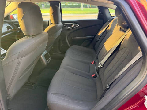 2016 Chrysler 200 Touring