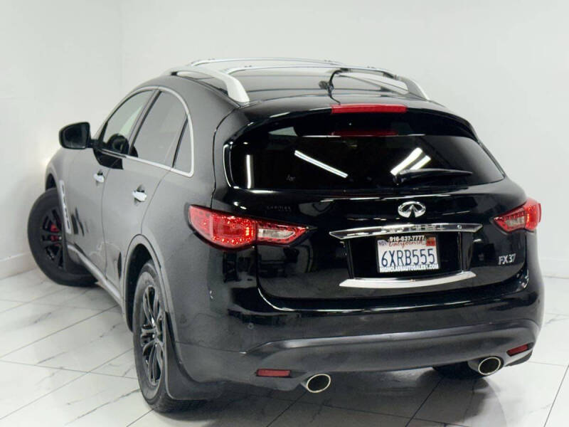 2013 Infiniti FX37
