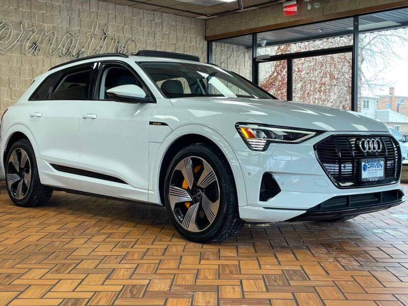 2022 Audi e-tron quattro Premium Plus