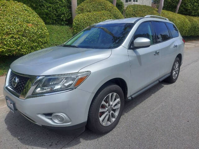 2013 Nissan Pathfinder for sale at GREEN AUTOMOTIVE, LLC in Costa Mesa, CA