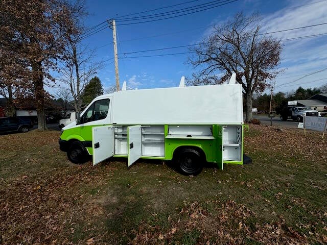 2017 Mercedes-Benz Sprinter Cab Chassis Base photo 6