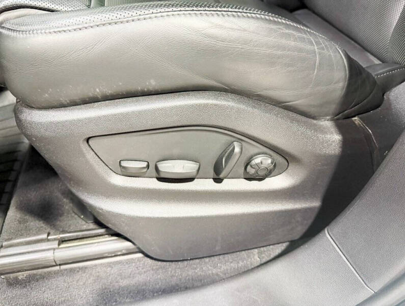 2022 Porsche Cayenne Platinum Edition