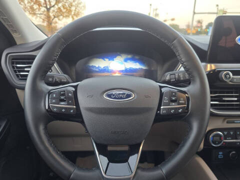 2021 Ford Escape Hybrid Titanium