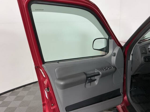 2004 Ford Explorer Sport Trac XLS