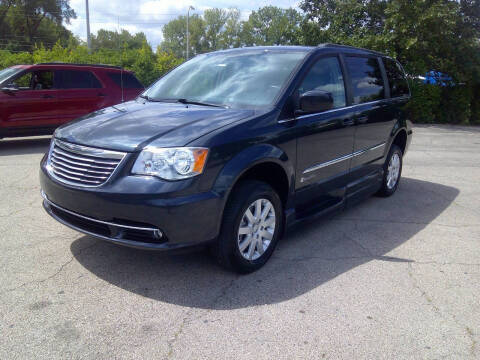 2013 Chrysler Town and Country for sale at Triangle Auto Sales in Elgin IL