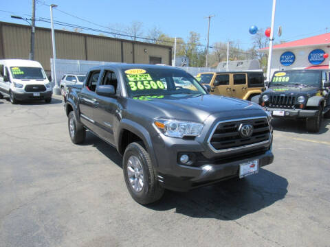 2019 Toyota Tacoma for sale at Auto Land Inc in Crest Hill IL