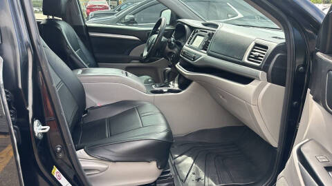 2016 Toyota Highlander LE