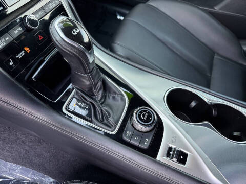 2017 Infiniti Q60 3.0T Premium