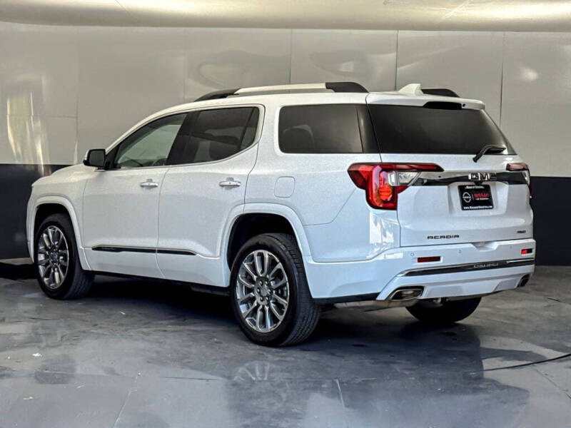 2023 GMC Acadia Denali