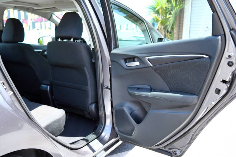 2015 Honda Fit EX - Photo 32