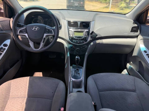 2012 Hyundai Accent GLS