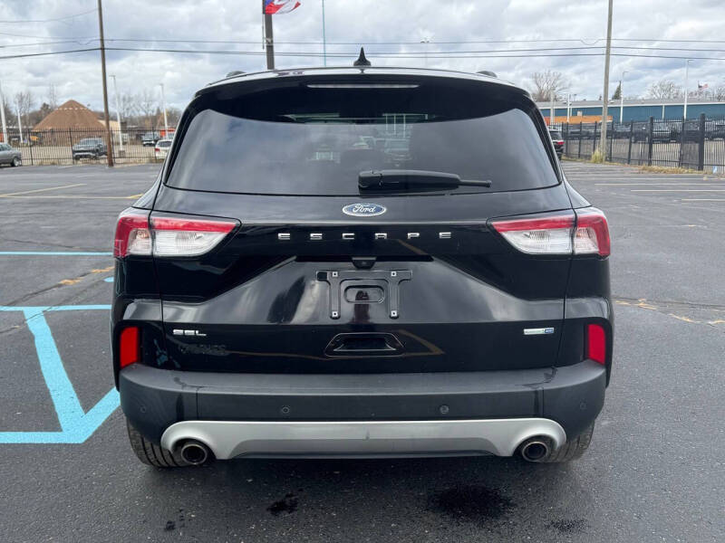 2020 Ford Escape SEL