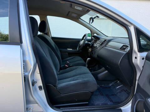 2012 Nissan Versa 1.8 S