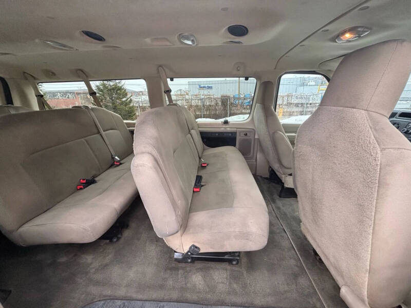 2013 Ford E-Series E-350 SD XLT