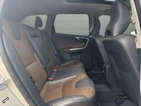 2017 Volvo XC60 T5 Dynamic