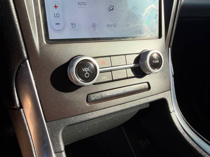 2021 Ford Edge Titanium