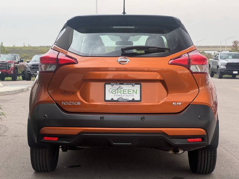 2020 Nissan Kicks SR