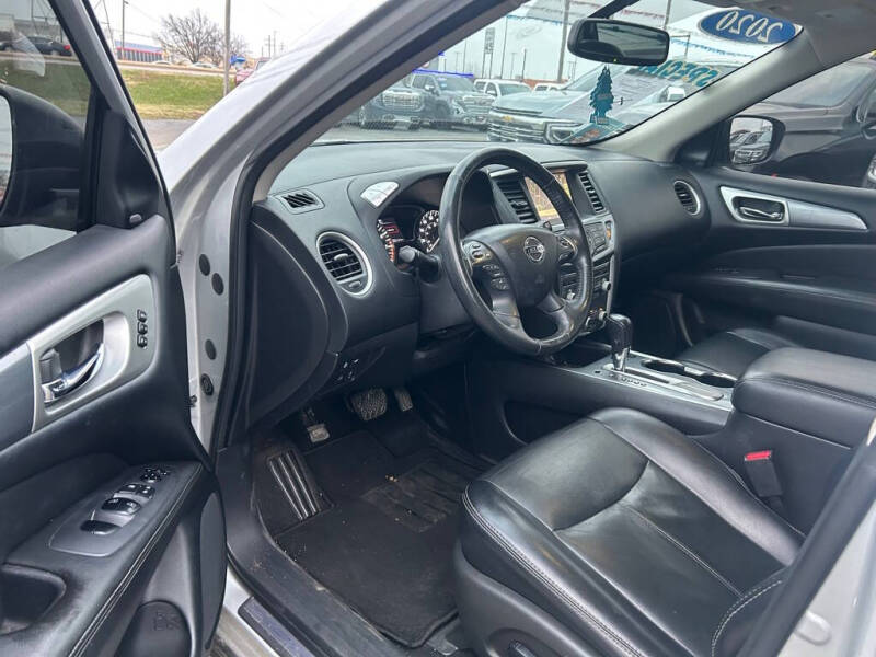 2020 Nissan Pathfinder SL