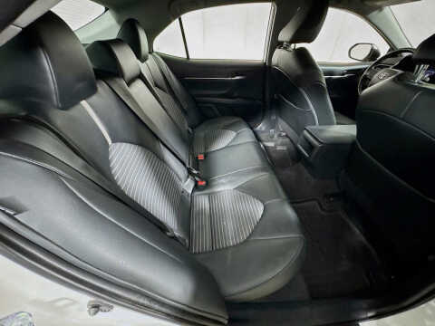 2022 Toyota Camry Hybrid SE Nightshade