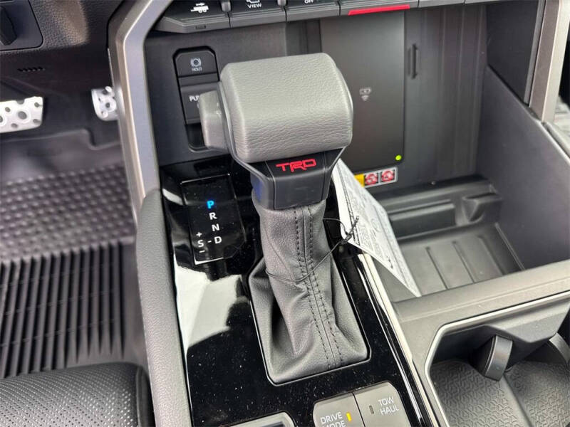 2025 Toyota Tundra Limited HV