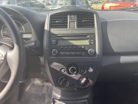 2015 Nissan Versa 1.6 S