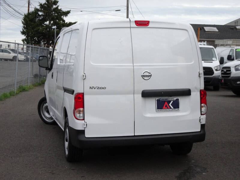 2020 Nissan NV200 SV