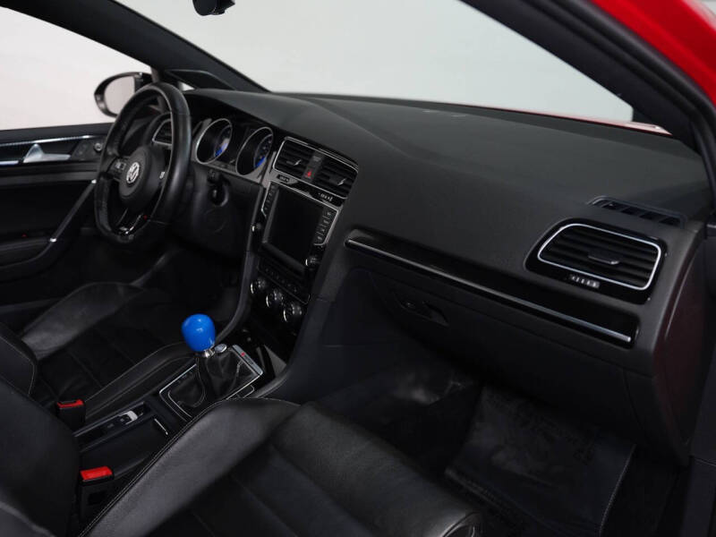 2016 Volkswagen Golf R 4Motion