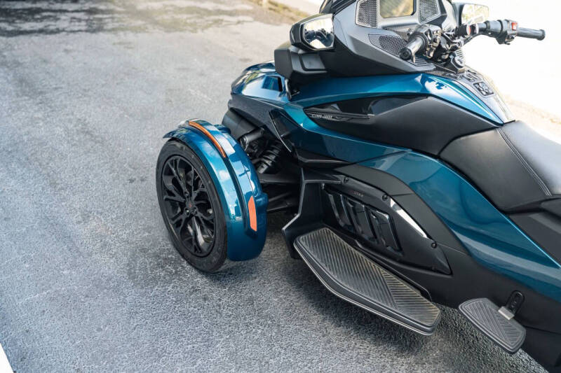 2022 Can-Am Spyder RT SE6