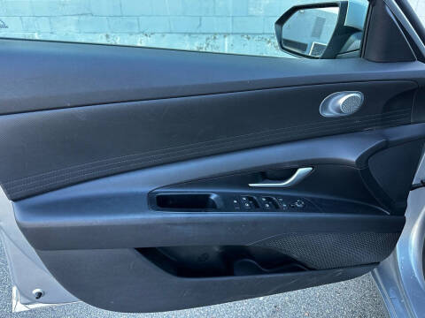 2022 Hyundai Elantra SEL