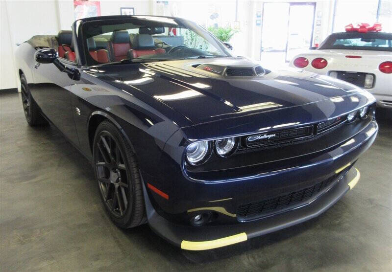 2016 Dodge Challenger 392 HEMI Scat Pack Shaker
