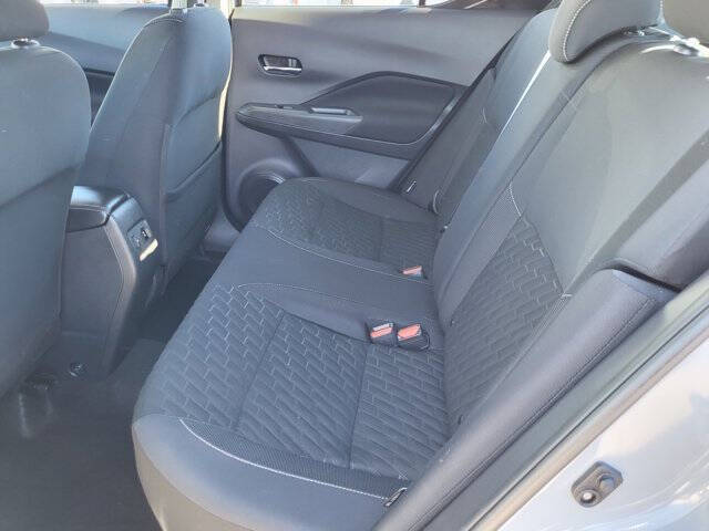 2022 Nissan Kicks SV