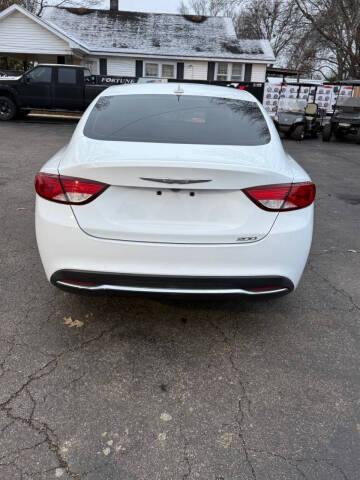 2017 Chrysler 200 Limited
