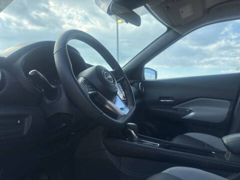 2024 Nissan Kicks SR