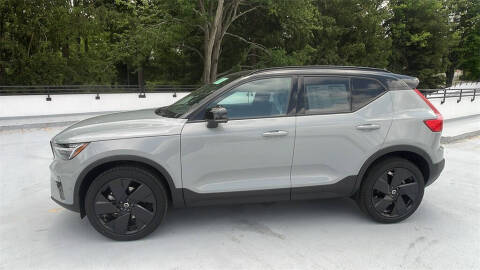 2026 Volvo XC40 B5 Ultra Black Edition
