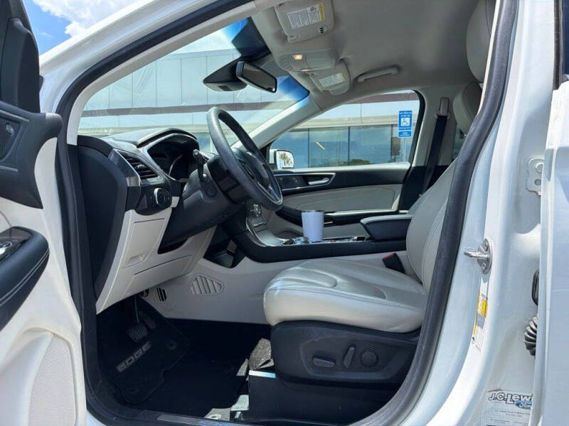 2020 Ford Edge Titanium