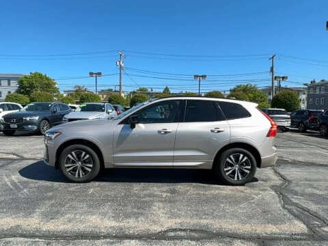 2024 Volvo XC60 B5 Core Dark Theme