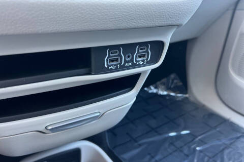 2024 Chrysler Pacifica Plug-In Hybrid Select