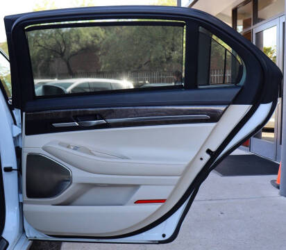 2017 Genesis G90
