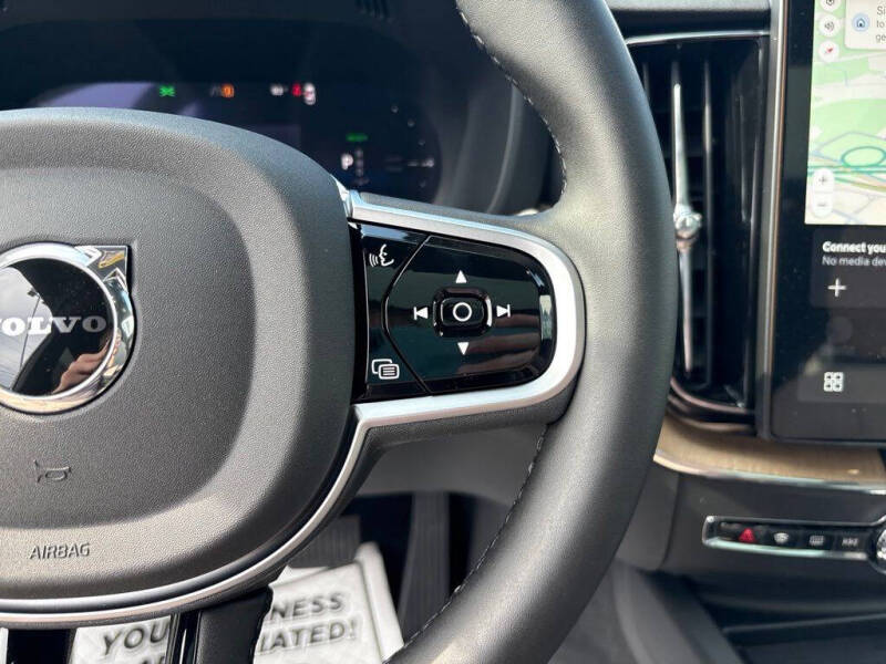 2026 Volvo XC60 T8 Plus