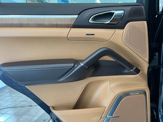 2012 Porsche Cayenne Turbo