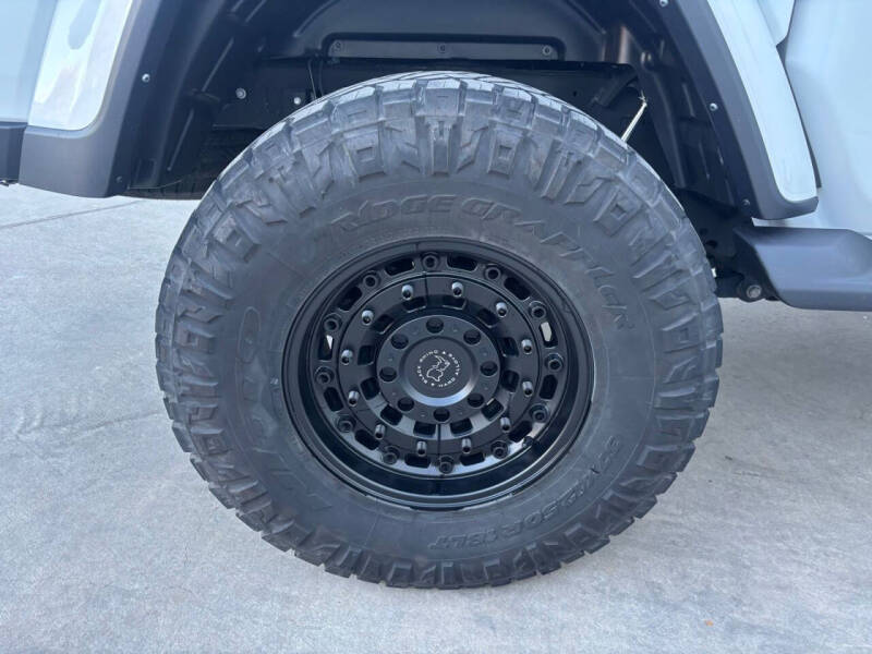 2022 Jeep Gladiator Overland