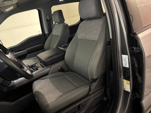 2023 Ford F-150 Lightning XLT