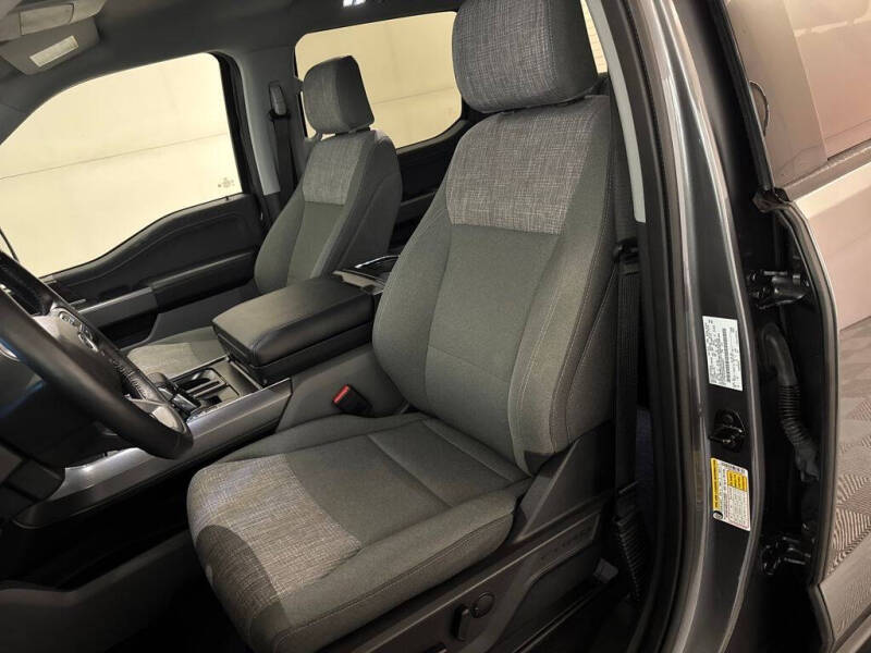 2023 Ford F-150 Lightning XLT