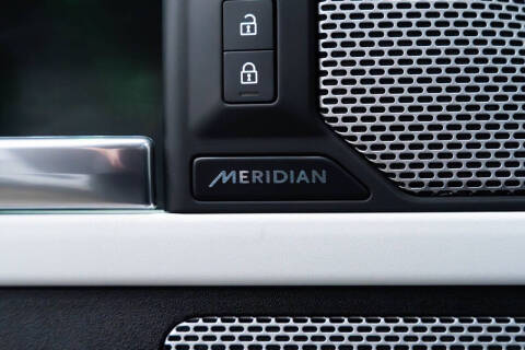 2023 Land Rover Defender 130 SE