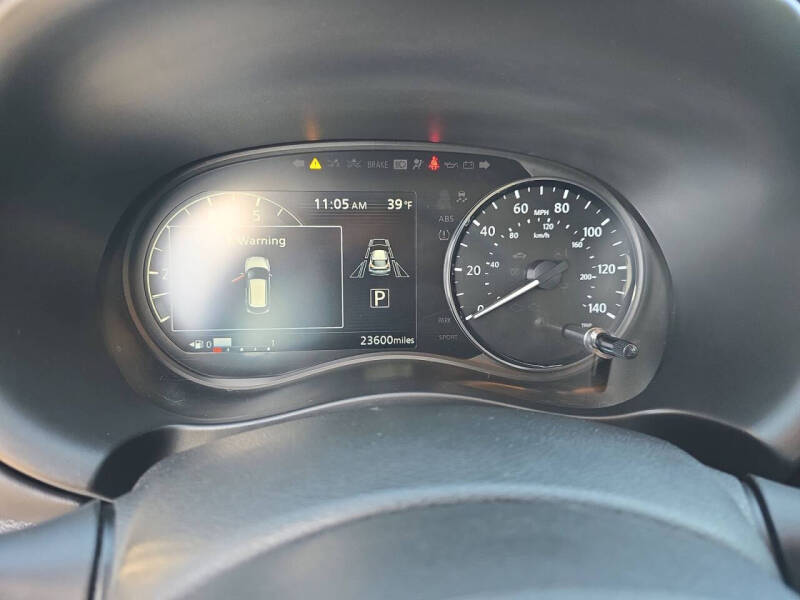 2023 Nissan Kicks SR