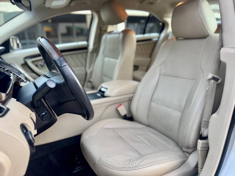 2015 Ford Taurus Limited