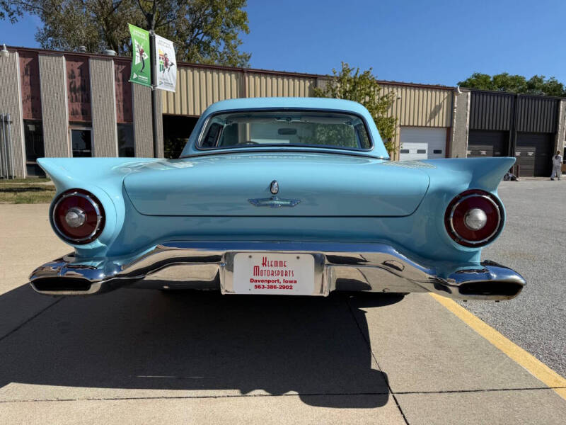 1957 Ford Thunderbird